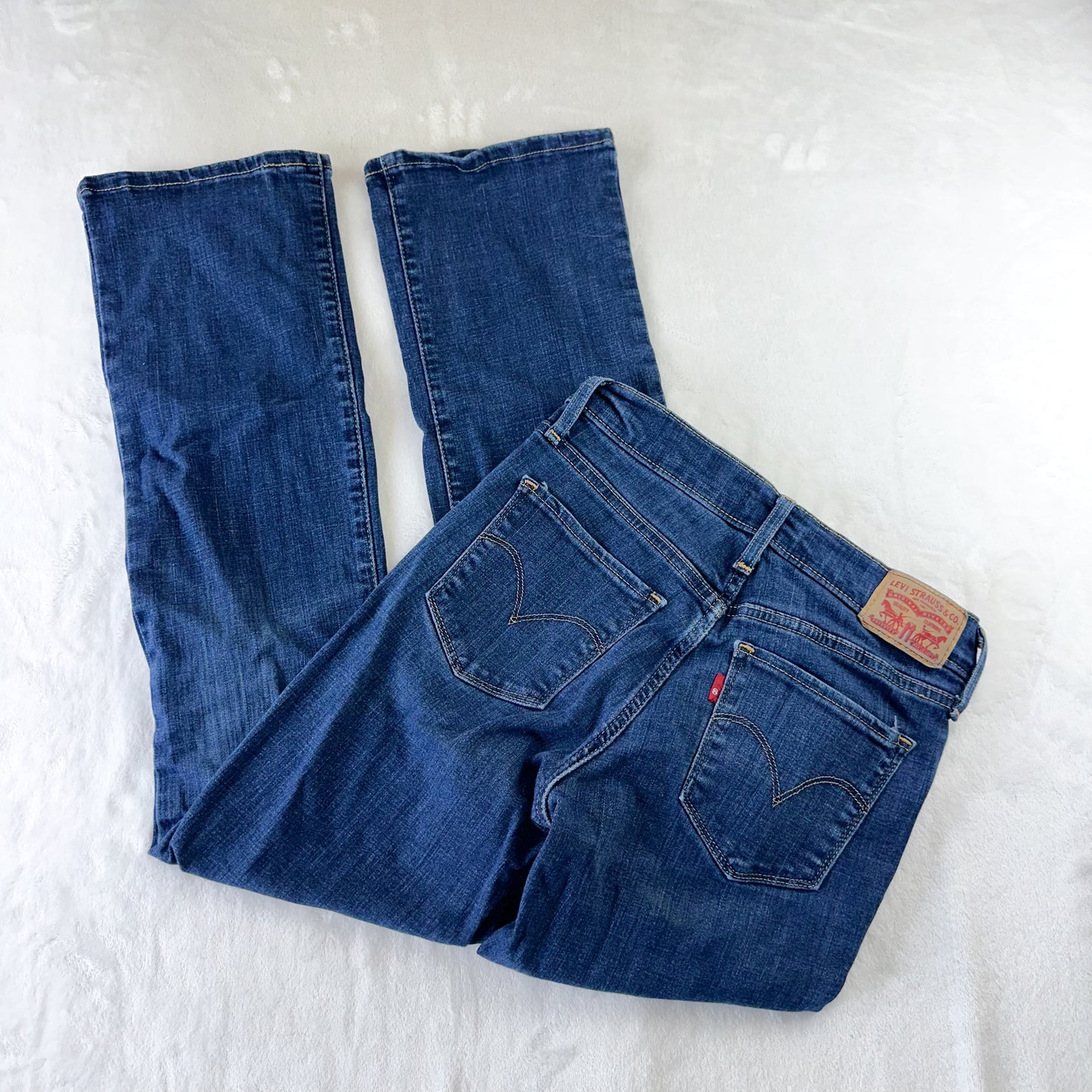 Size 25 Dark Blue Bootcut Leviβs Jeans 30β