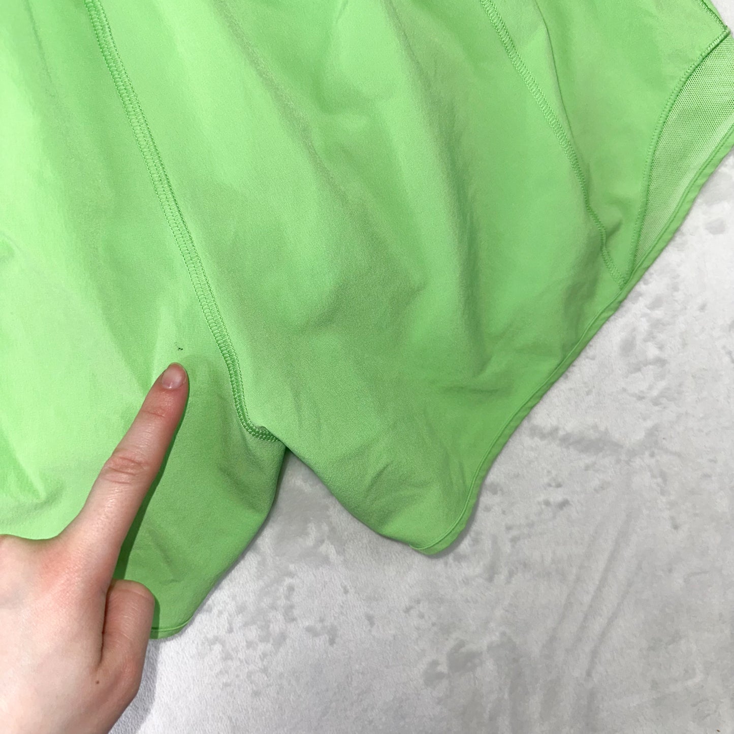 Size 6 Scream Green Light Hotty Hot HIGH-RISE Short 4”