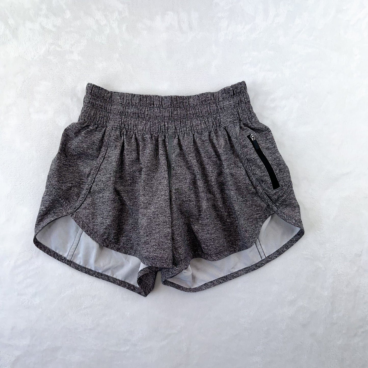 Size 4 Heather Lux Multi Black Tracker Short 4”
