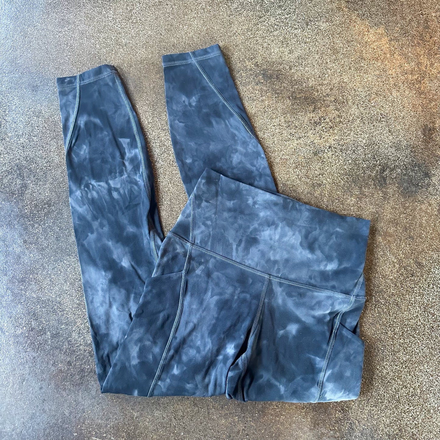 Size 4 Diamond Dye Pitch Grey Graphite Grey Align Legging With Pockets 25”