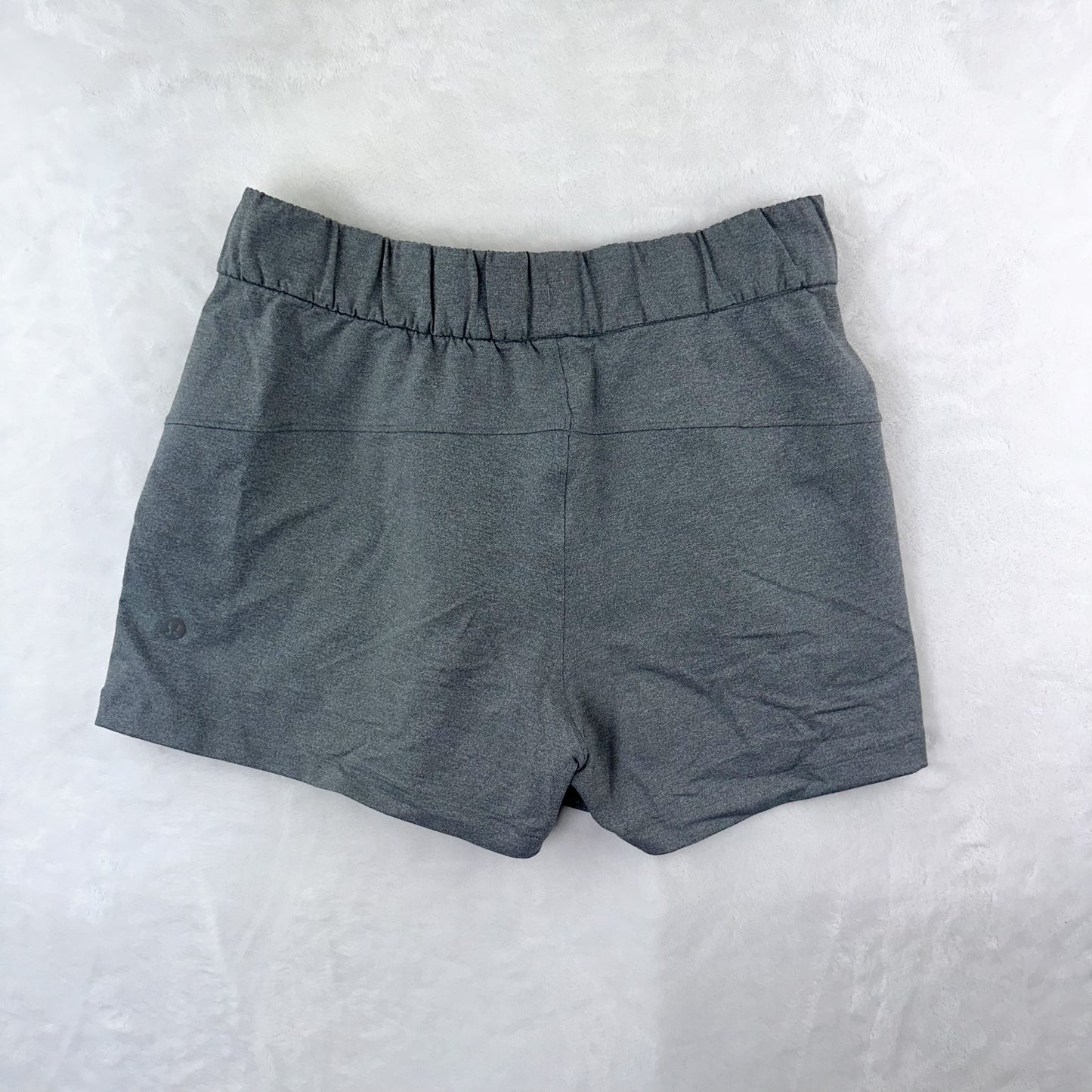 Size 4 Heathered Slate On The Fly Short 2.5”