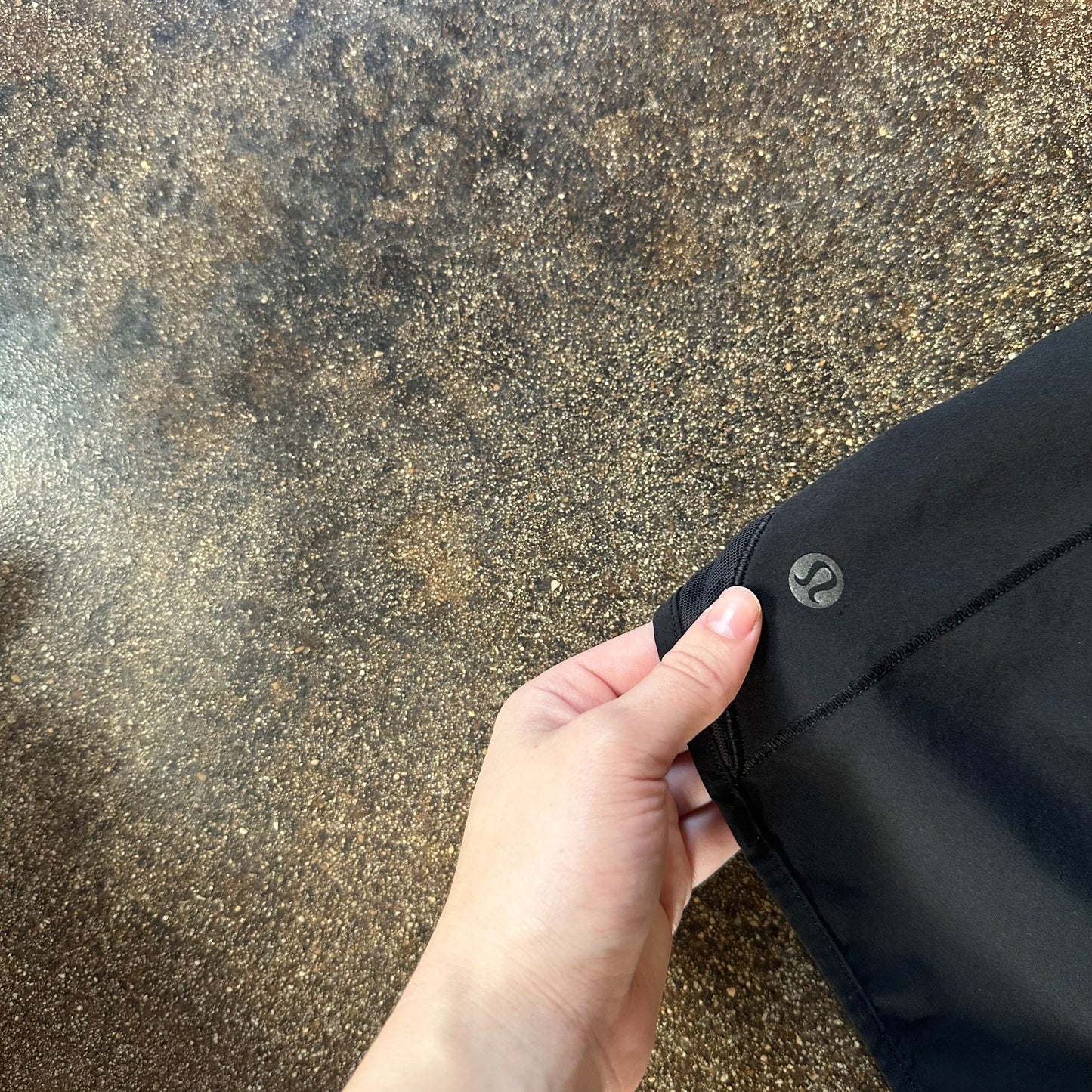 Size 6 Black Hotty Hot Short 4” *logo wear