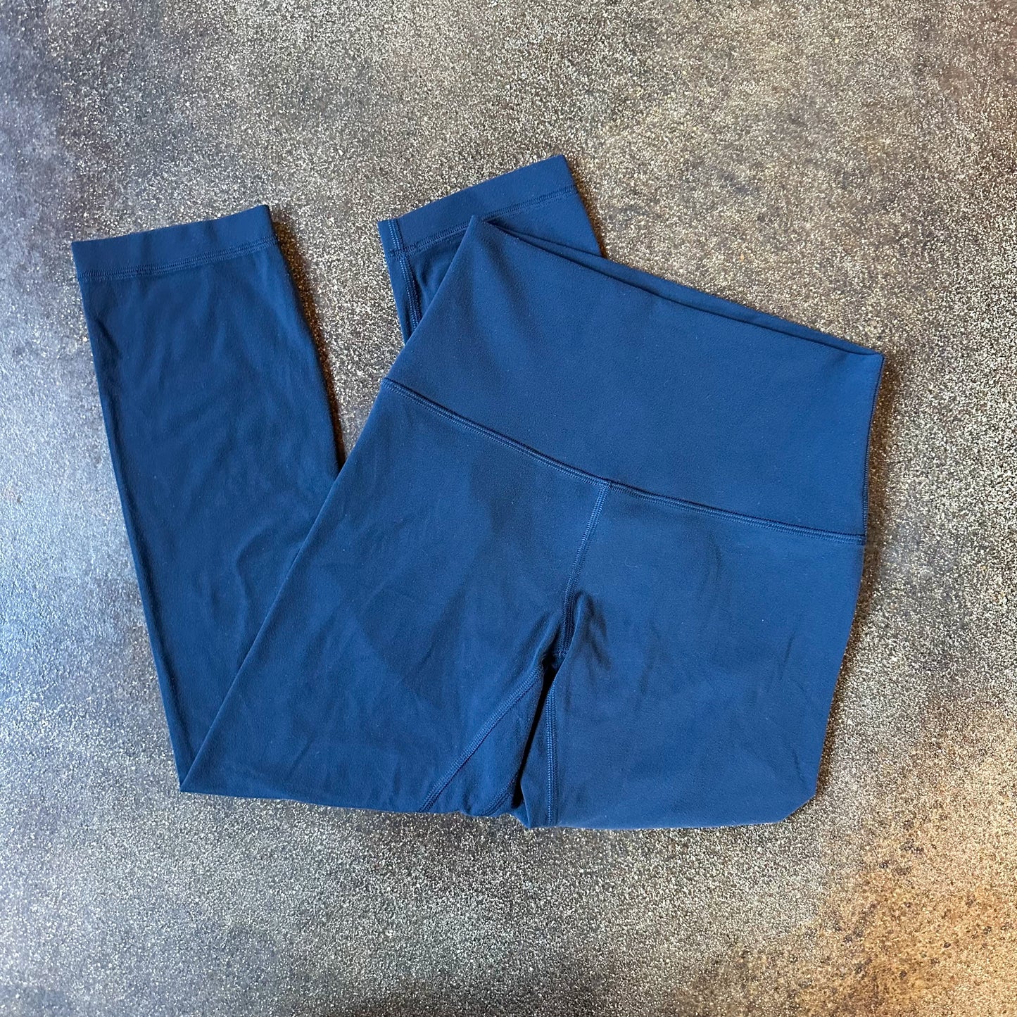 Size 4 True Navy Align Legging 21”