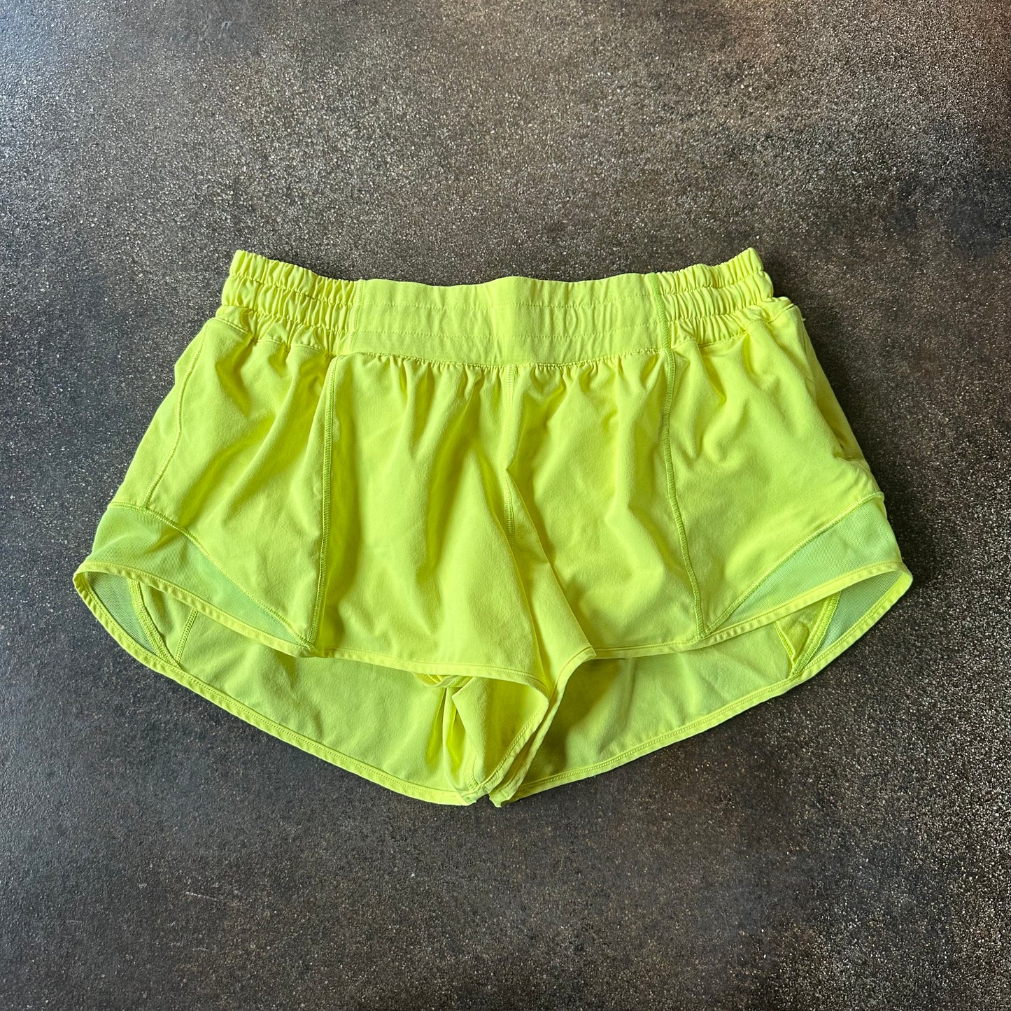 Size 8 Electric Lemon Hotty Hot Short 2.5”