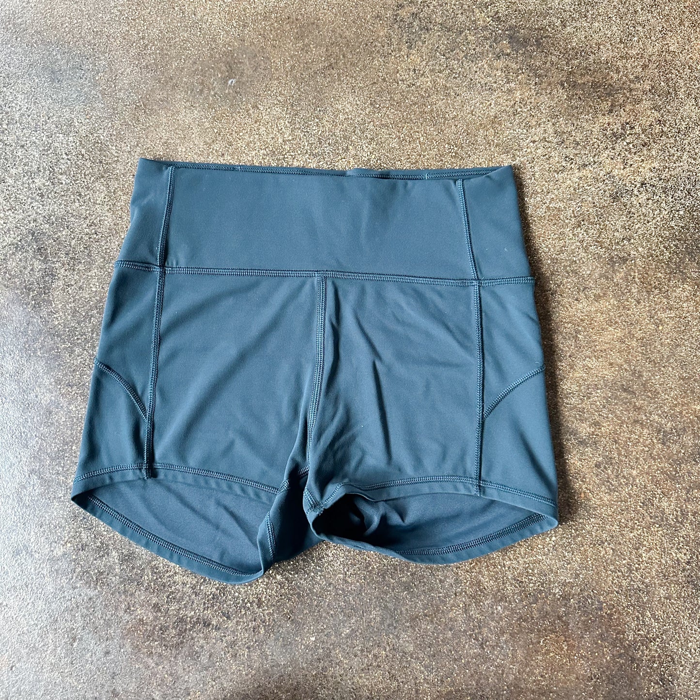 Size 6 Submarine In Movement Short 2.5”