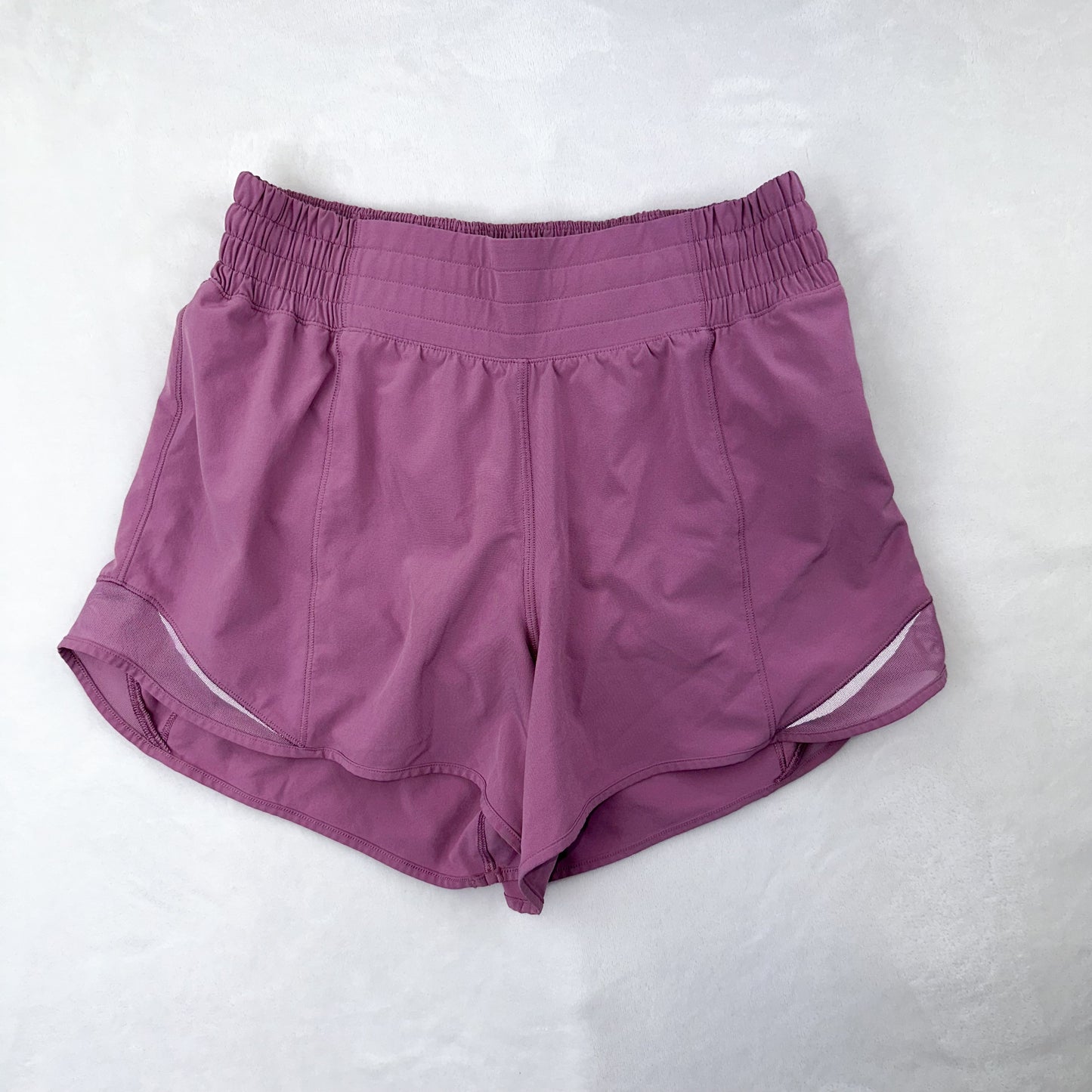 Size 6 Velvet Dust HIGHRISE Hotty Hot Short 4”