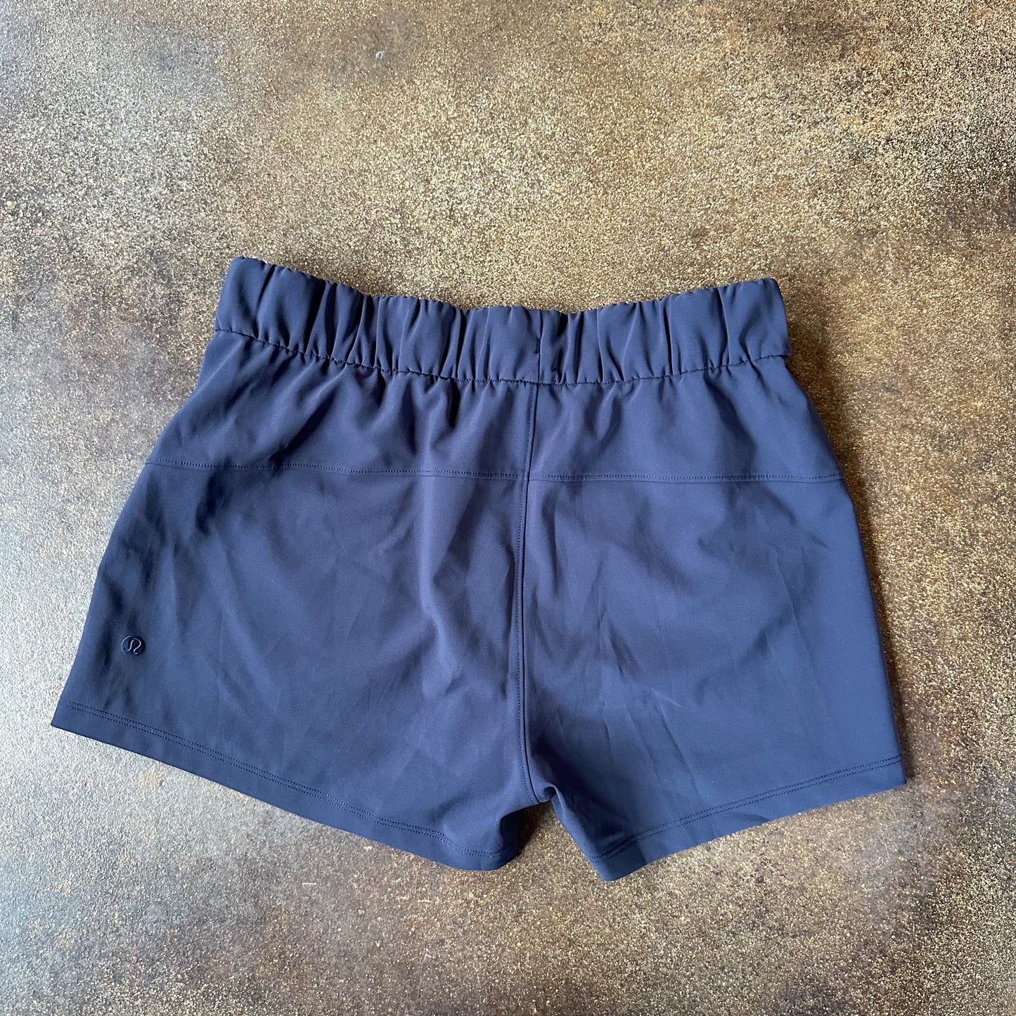 Size 6 Midnight Navy On The Fly Short 2.5”