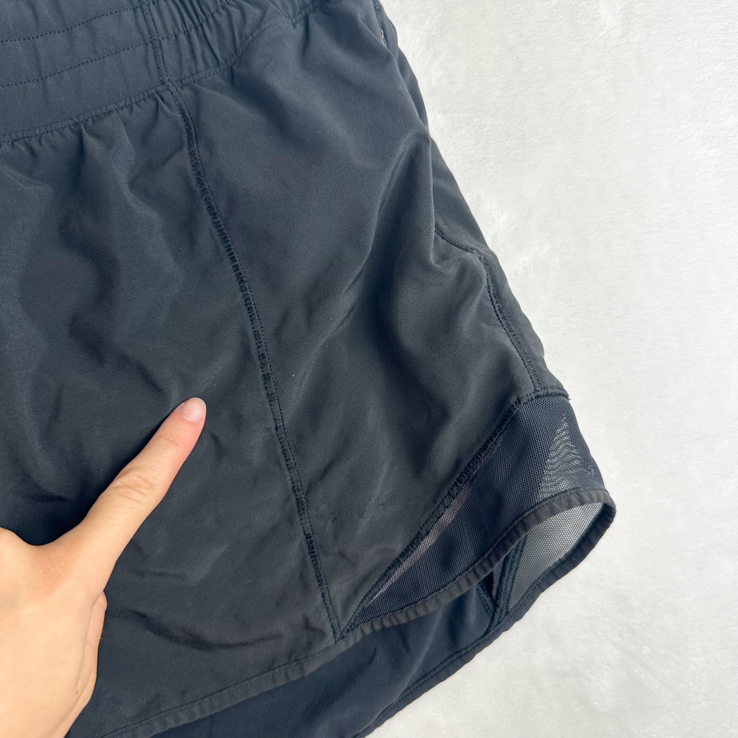 Size 4 Black HIGHRISE Hotty Hot Short 4” *Flaw