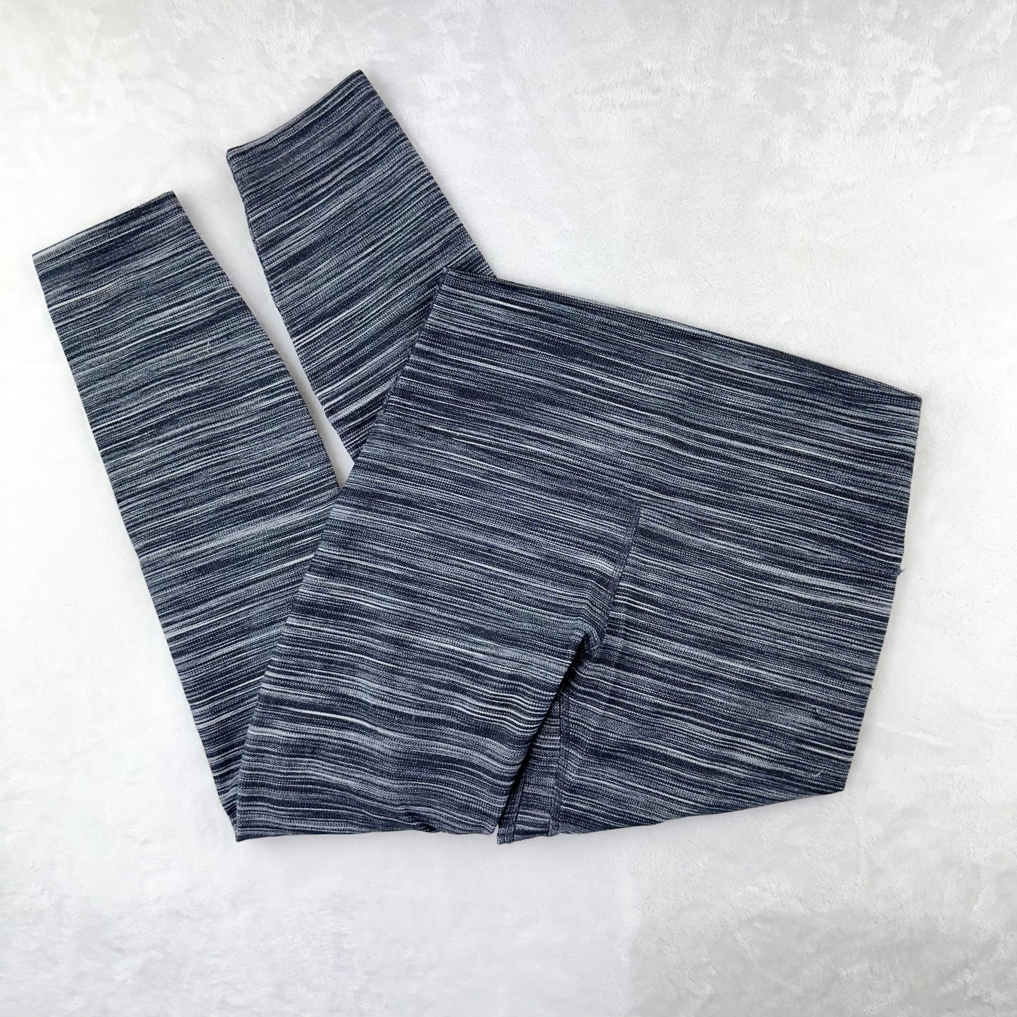 Size 8 Mini Space Dye Herringbone Heathered Black/White Align Legging 25”