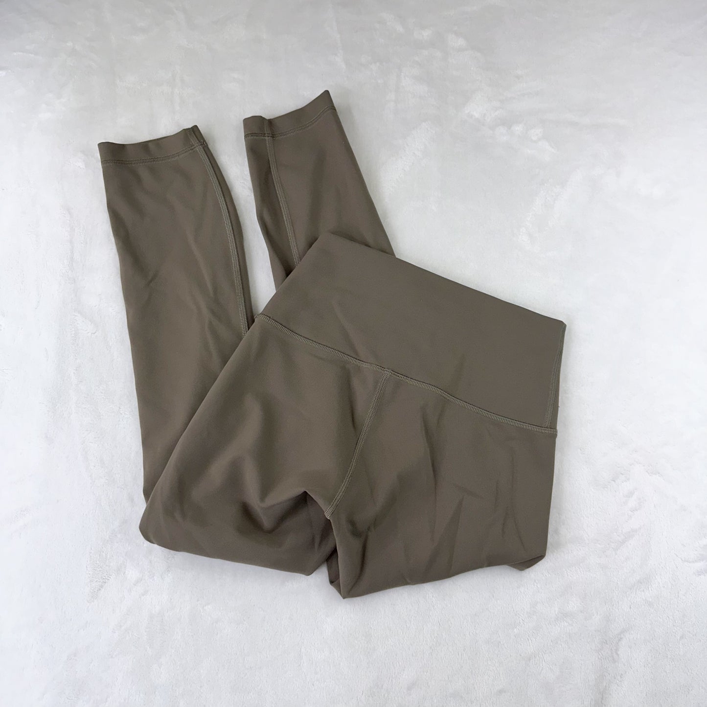Size 4 Grey Sage Wunder Train Legging 23”