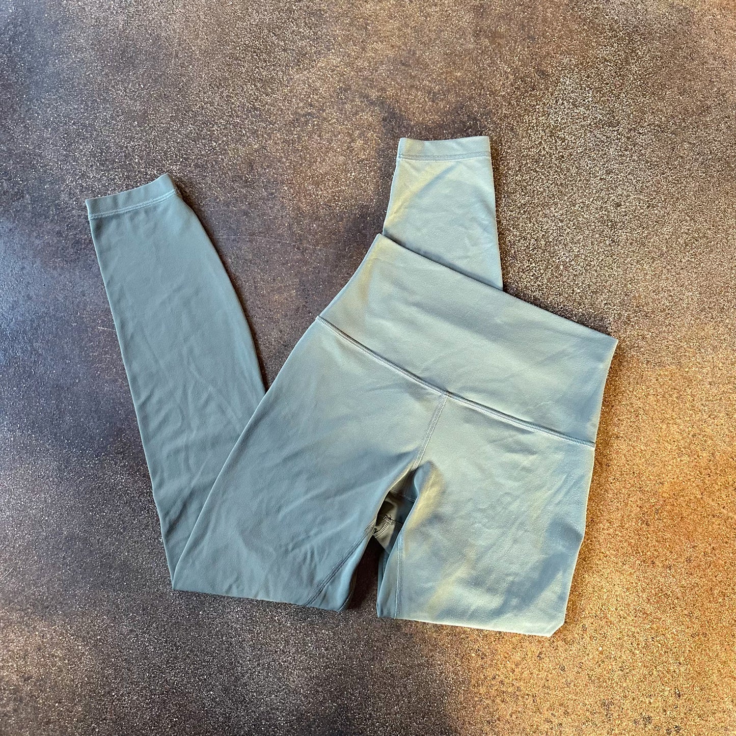 Size 4 Grey Sage Align Legging 25”