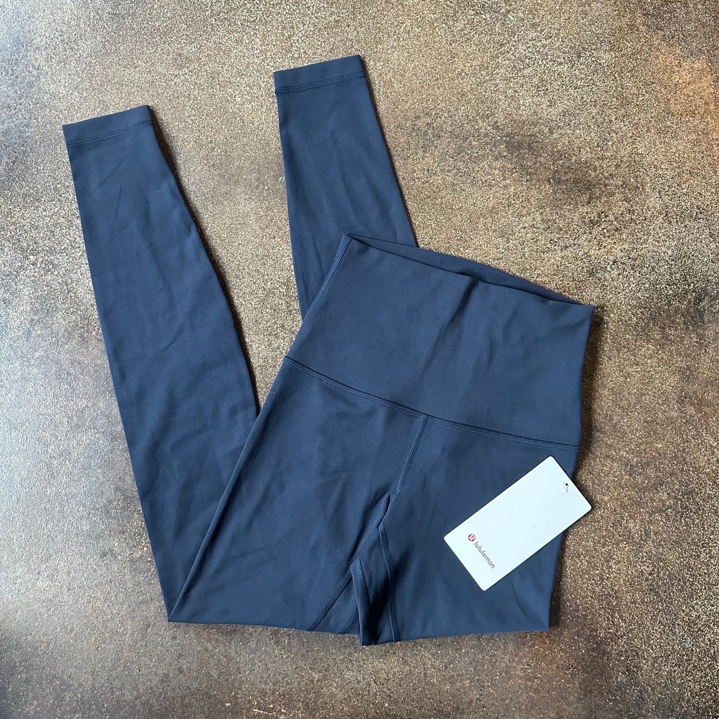 Size 4 True Navy BNWT Align Super High Rise Legging 28”