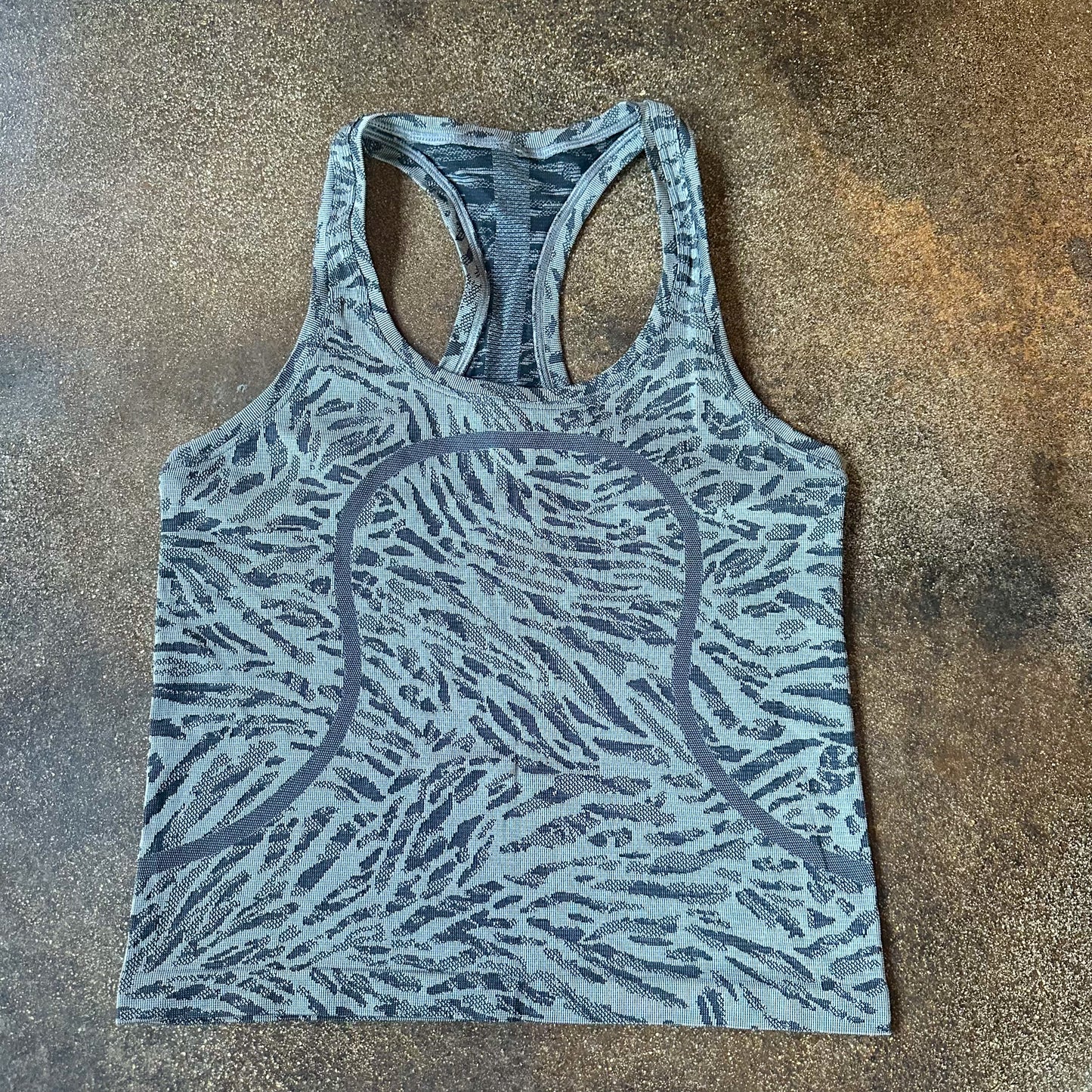 Size 8 Primal Clash Black/Gull Grey Swifly Tank 2.0 *race length