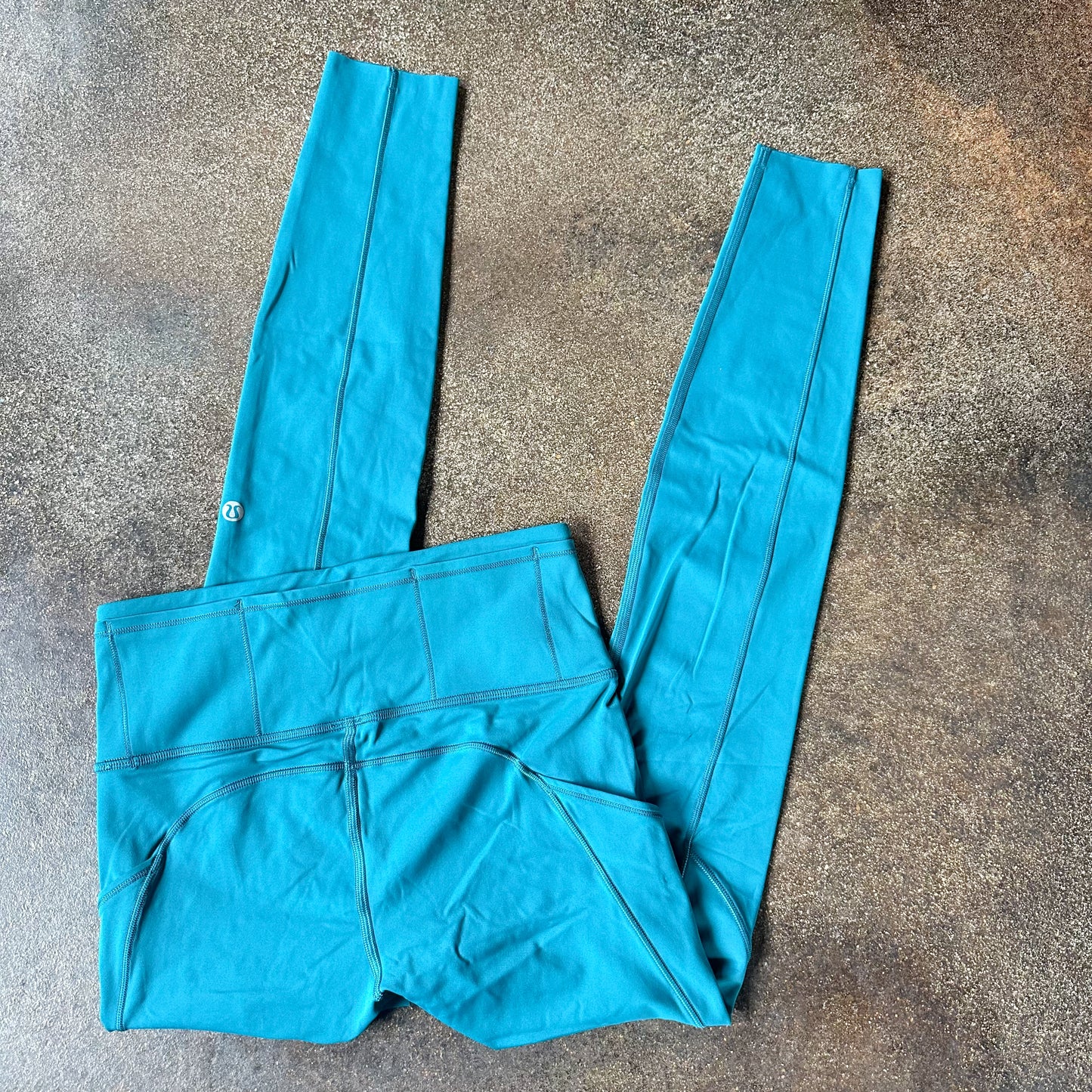 Size 4 Laguna Fast & Free Legging 28”