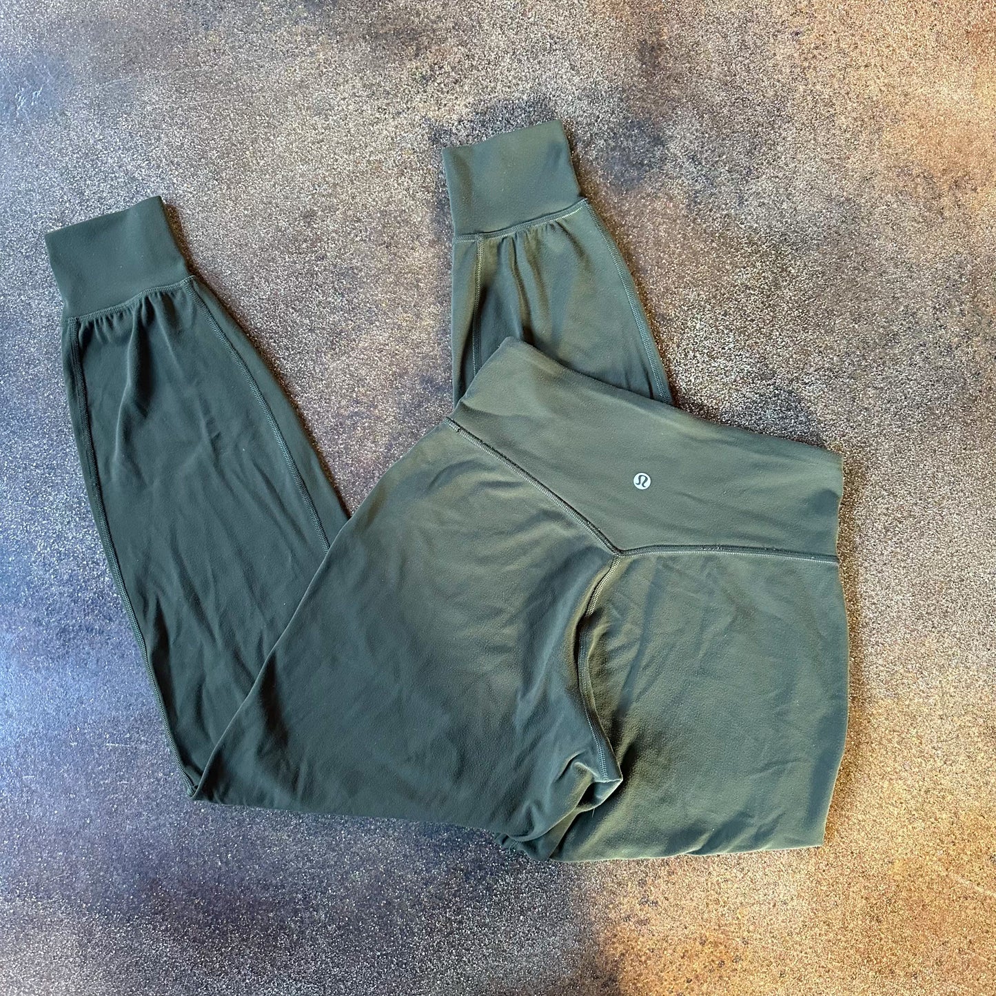 Size 4 Dark Olive Align Jogger 28”