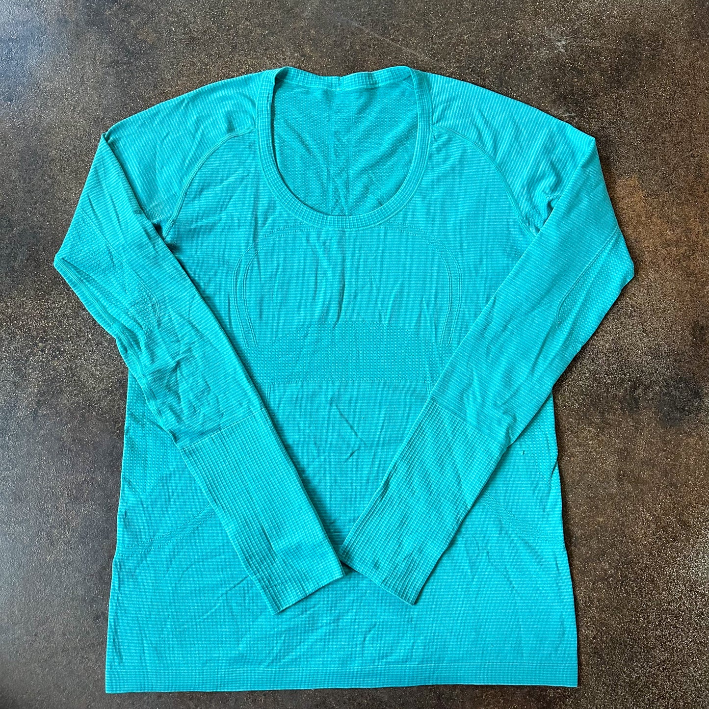 Size 12 Heathered Blue Tropics Swifly Long Sleeve Scoop