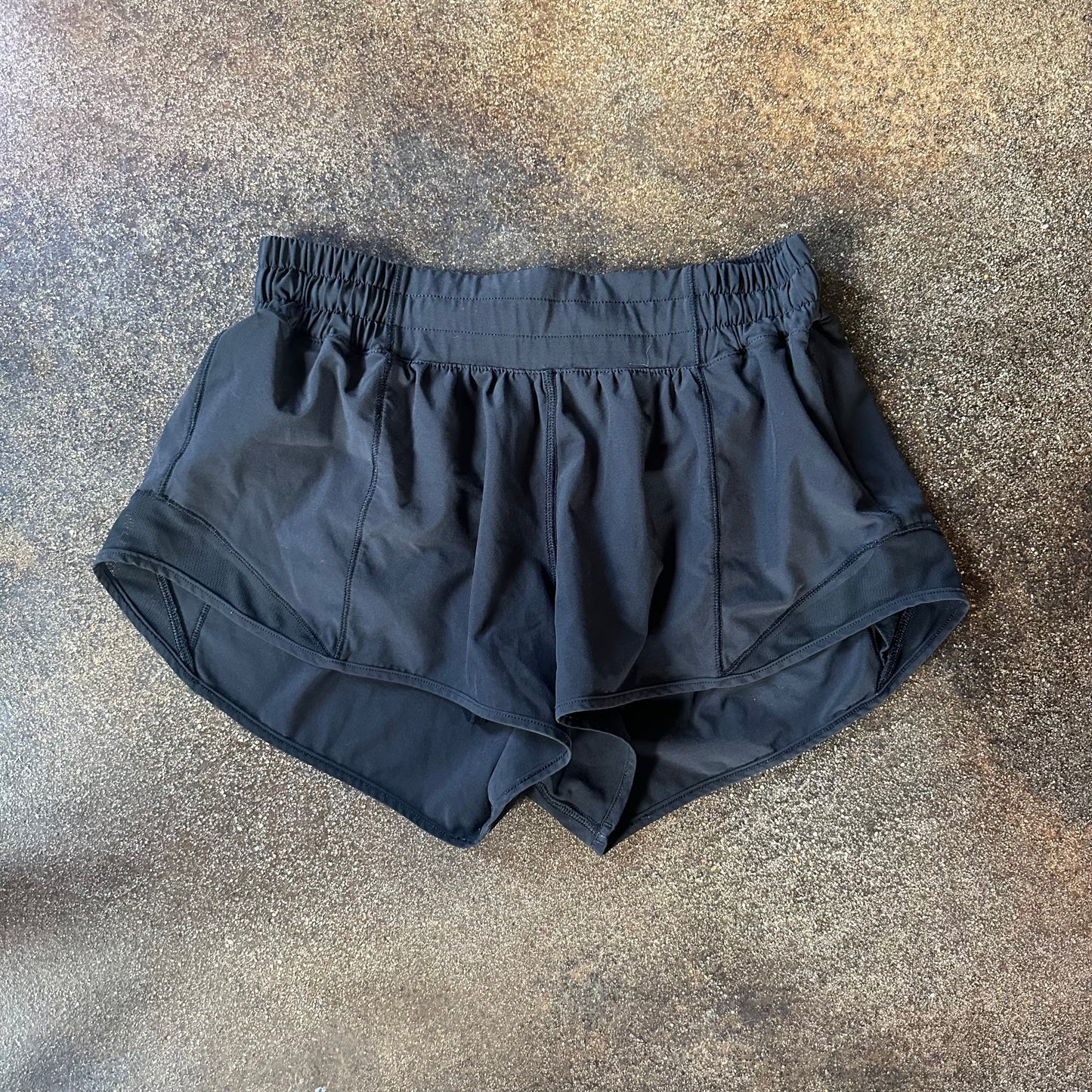 Size 6 Black Hotty Hot Short 2.5”