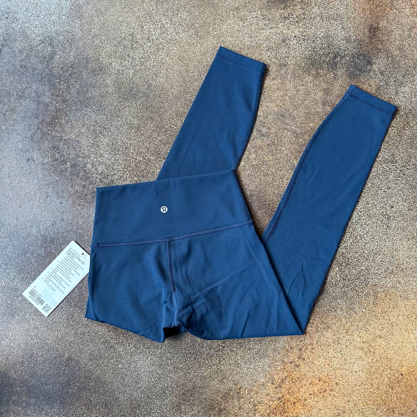 Size 4 True Navy BNWT Wunder Train Legging 25”