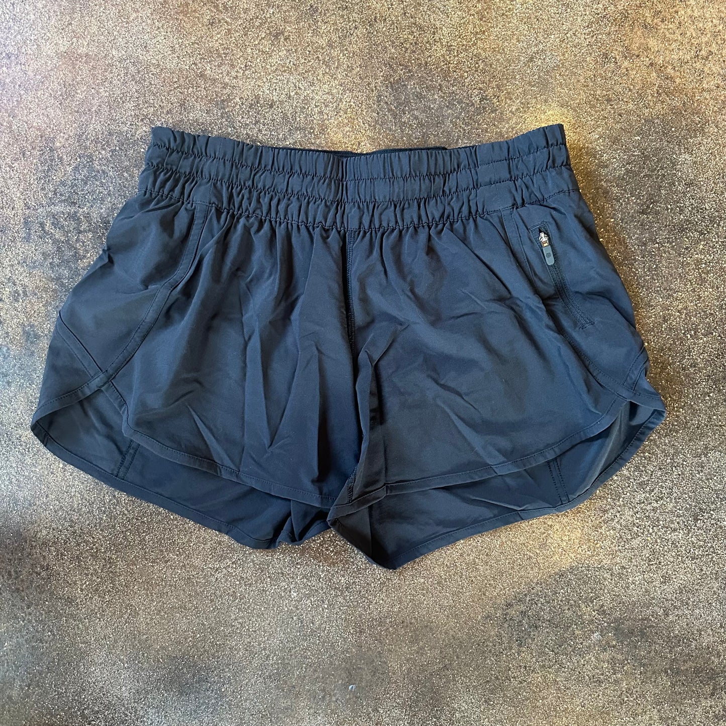 Size 8 Black Tracker Short 4"