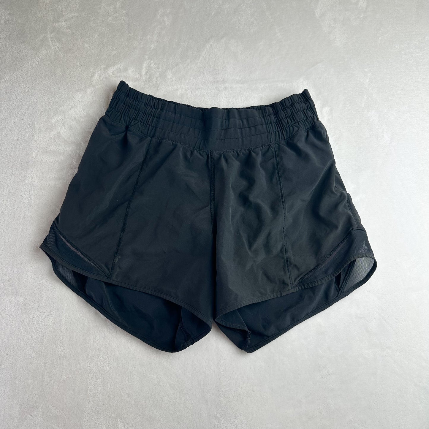 Size 4 Black HIGHRISE Hotty Hot Short 4” *Flaw