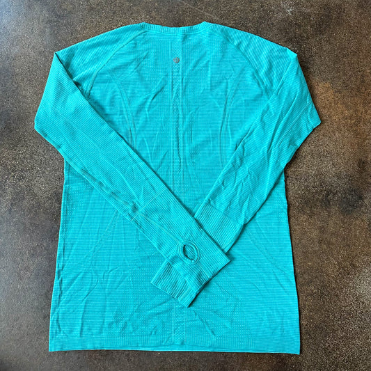 Size 12 Heathered Blue Tropics Swifly Long Sleeve Scoop