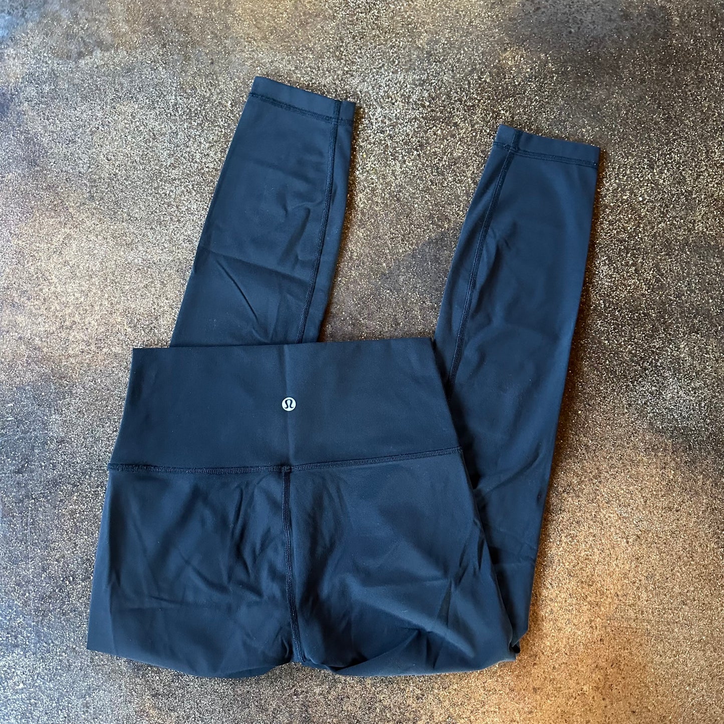 Size 4 Black Wunder Under Legging 25”