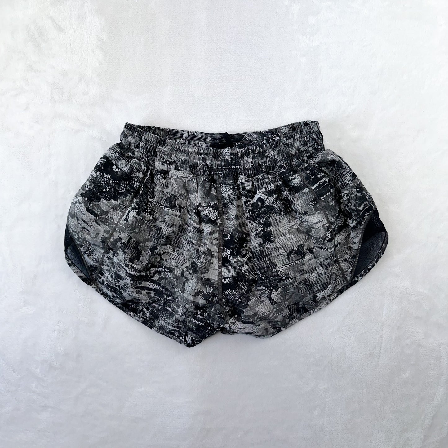 Size 6 Masked Lace Starlight Black Hotty Hot Short 2.5”