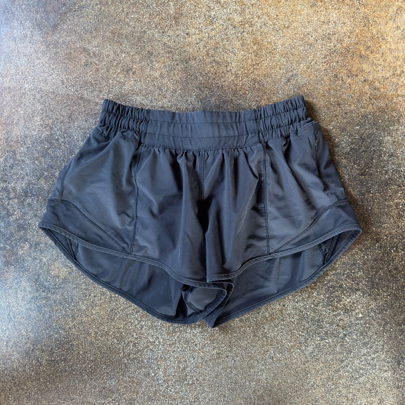 Size 4 Black Hotty Hot Short 2.5”