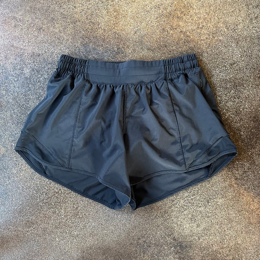 Size 6 Black Hotty Hot Short 4”