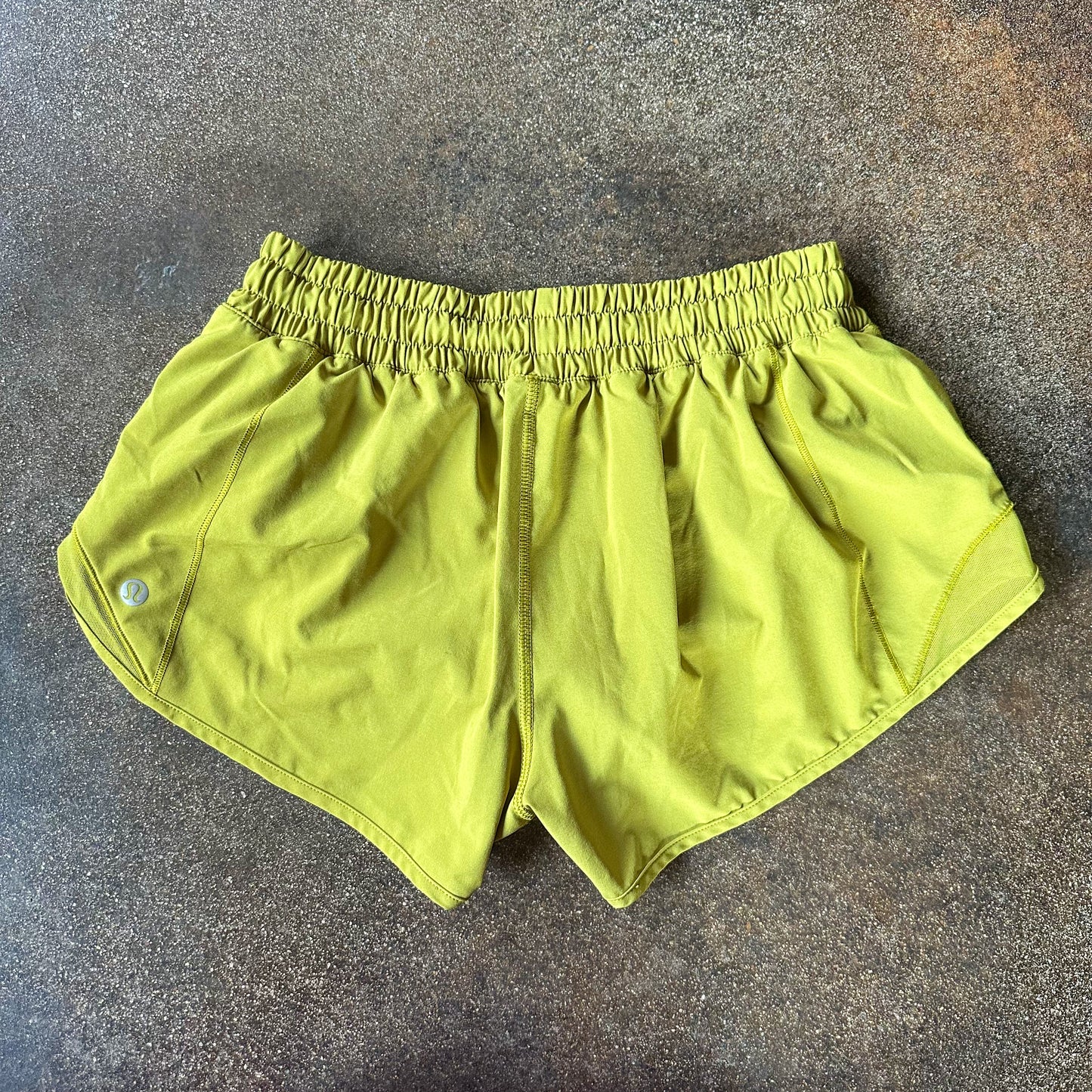 Size 6 Golden Lime Hotty Hot Short 2.5”