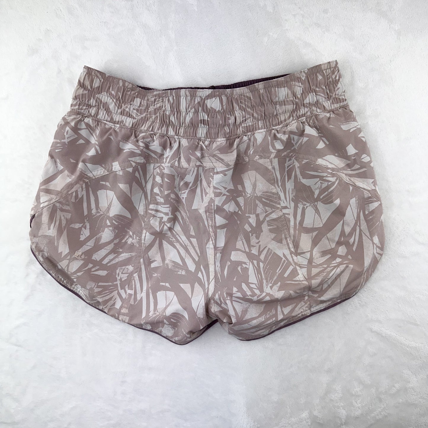 Size 6 Shadow Leaf Light Ivory Muse/Dusty Mauve Choose A Side Short 3”