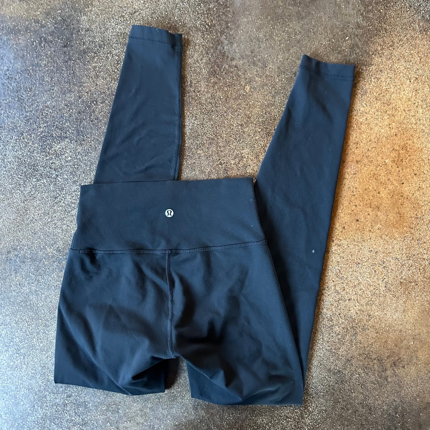 Size 4 Black Wunder Under Legging 28”