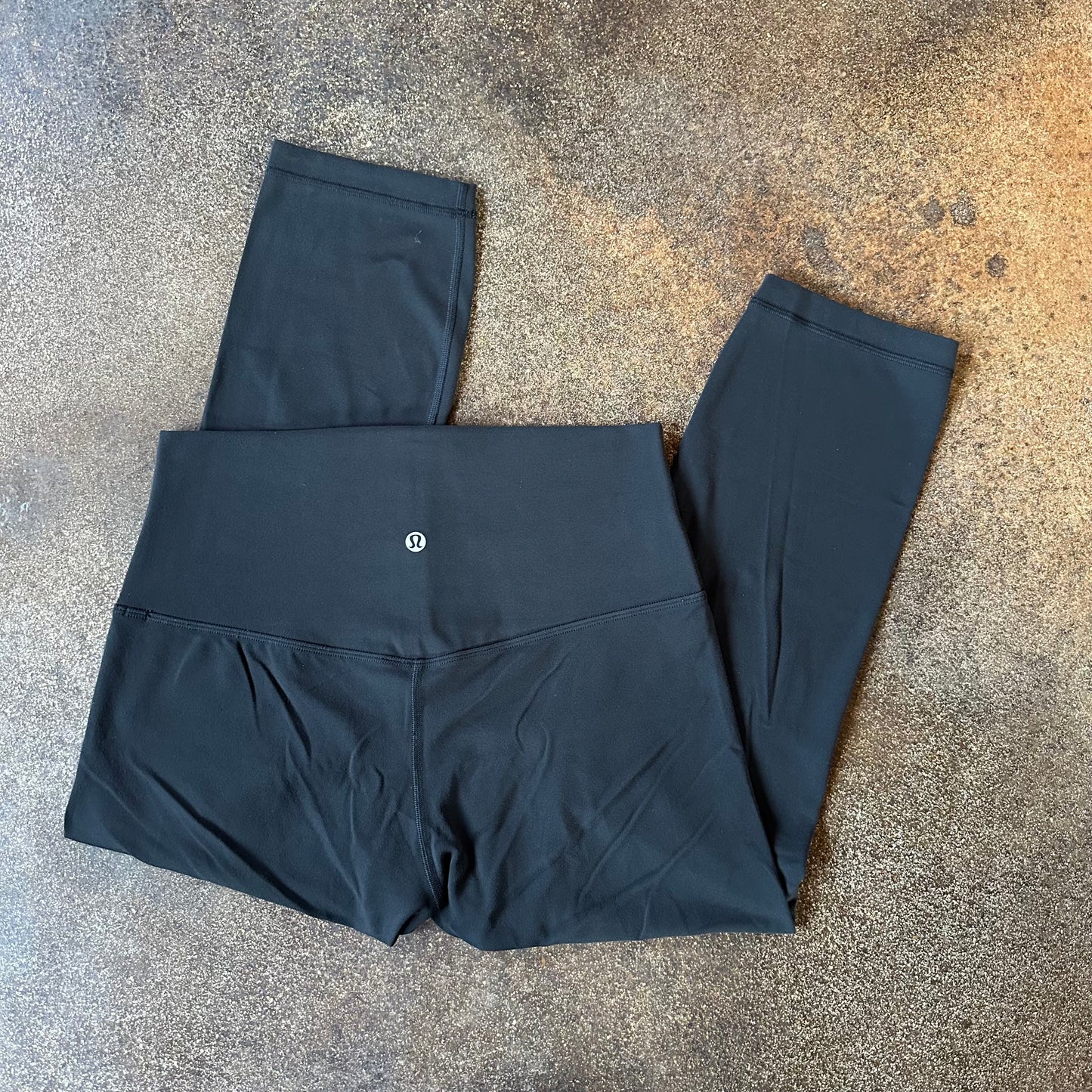 Size 8 Black Align Legging 21”