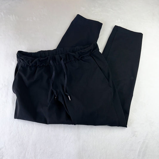 Size 8 Black On the Fly 7/8 Pant