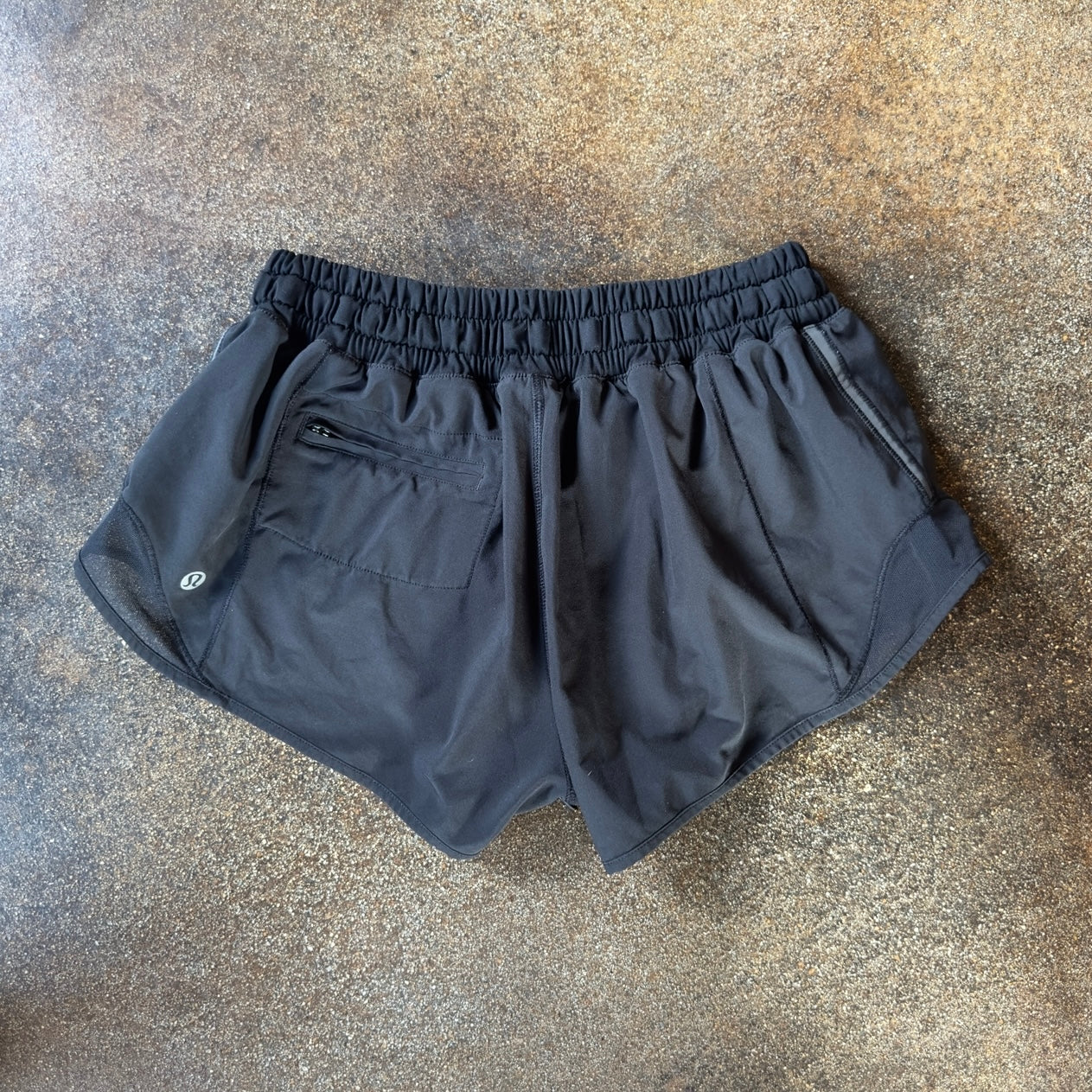 Size 4 Black OG Hotty Hot Short 2.5” *Flaw