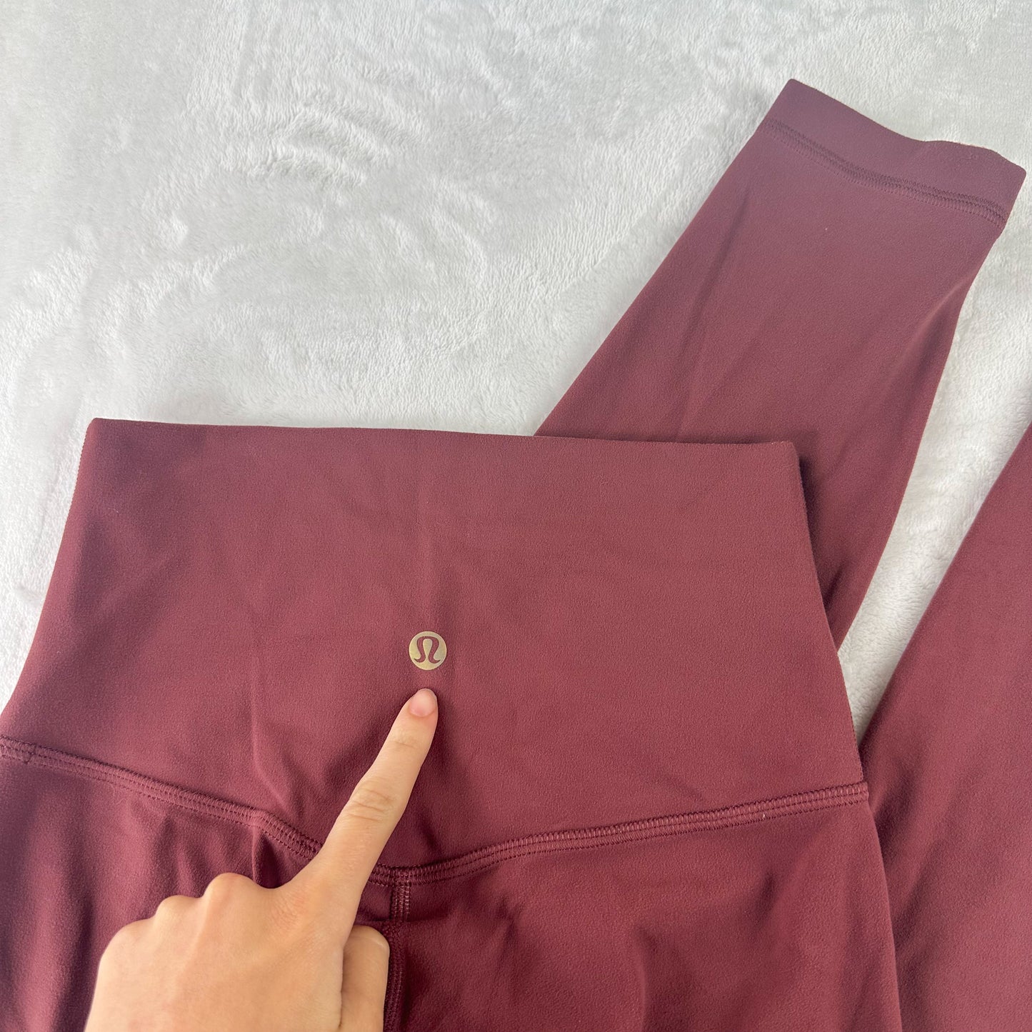 Size 2 Smoky Red Align 25” *Gold Logo *RARE