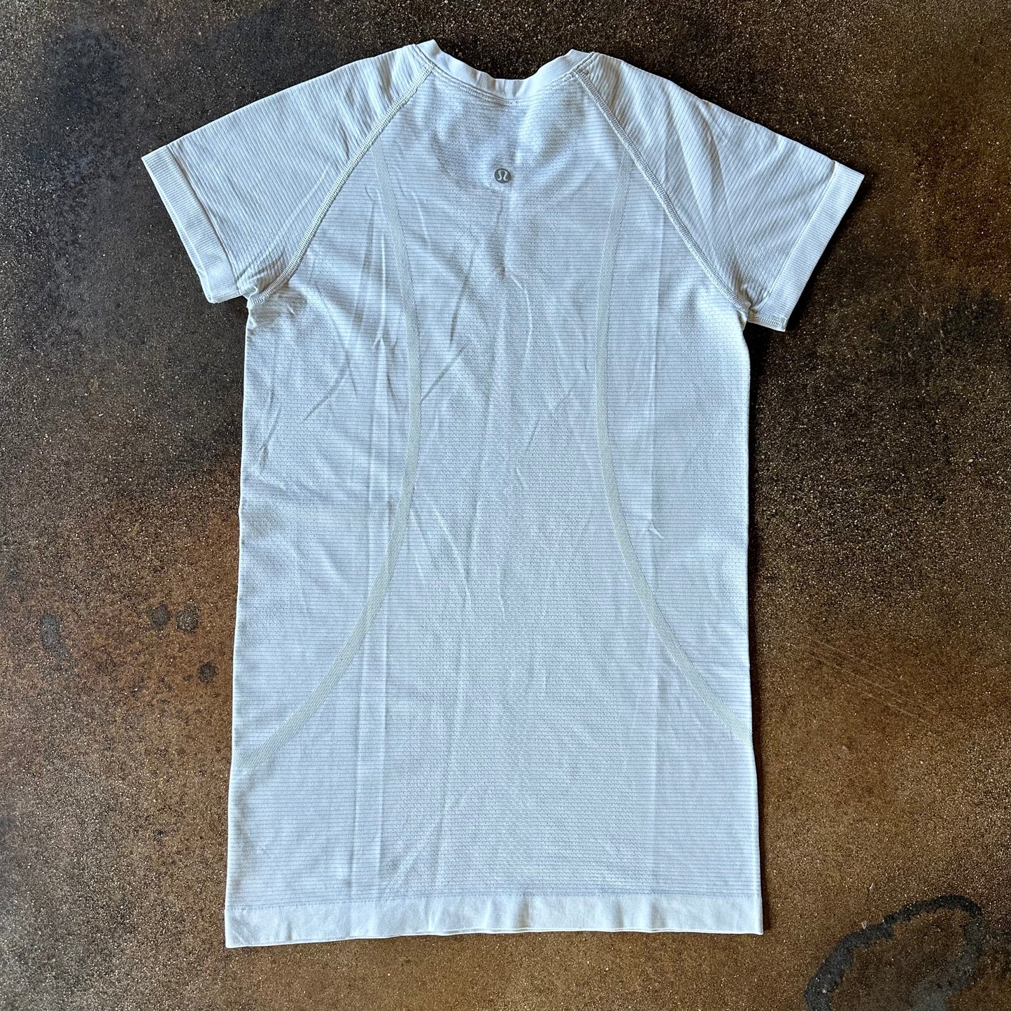 Size 6 White Swifly Short Sleeve