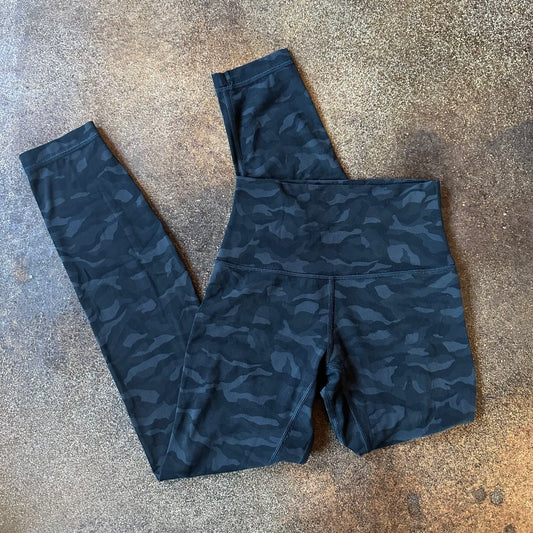 Size 2 Sequoia Camo Print Deep Coal Black Align Legging 25”