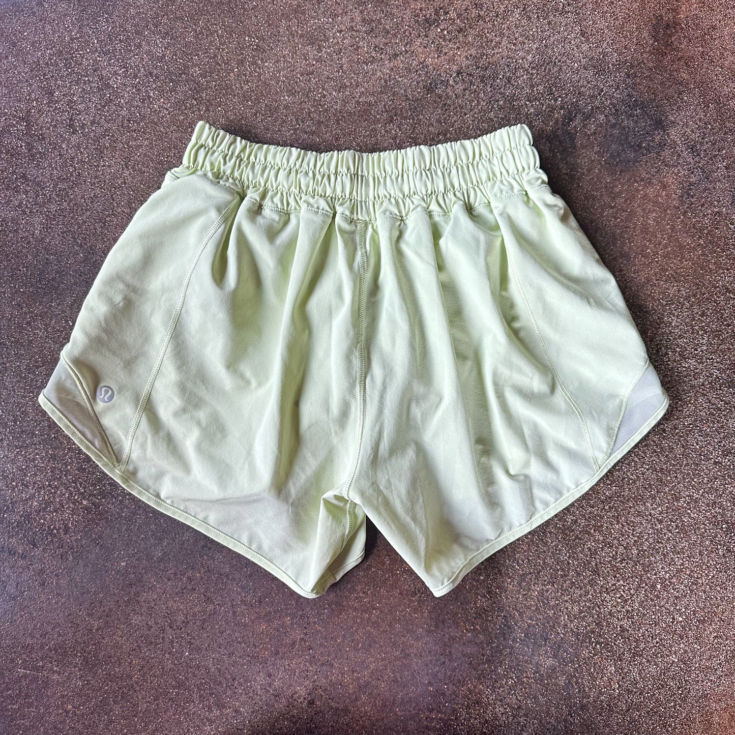 Size 4 Crispin Green Hotty Hot Short 4”