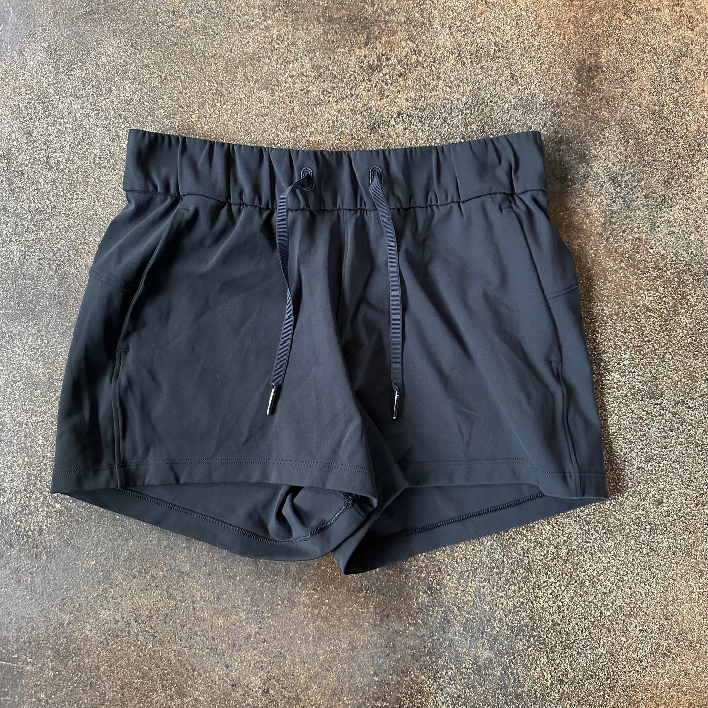 Size 4 Black On The Fly Short 2.5”