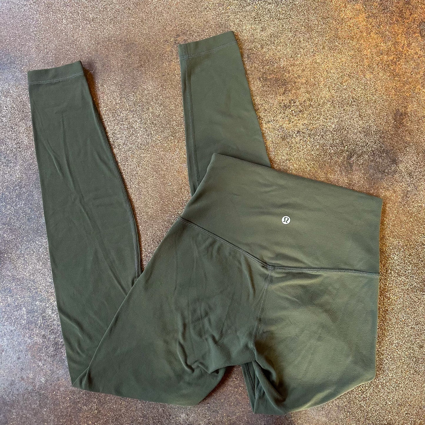 Size 4 Dark Olive Align Legging 28”