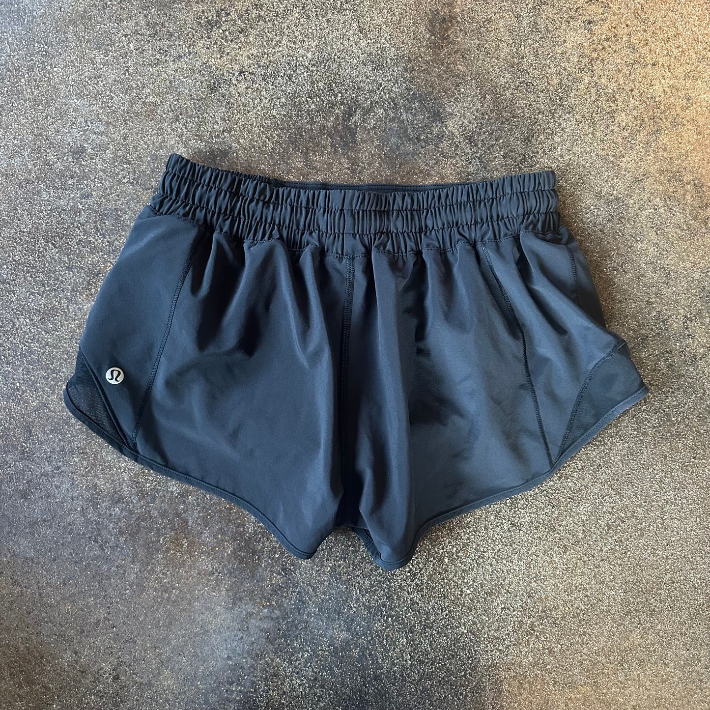 Size 6 Black Hotty Hot Short 2.5”