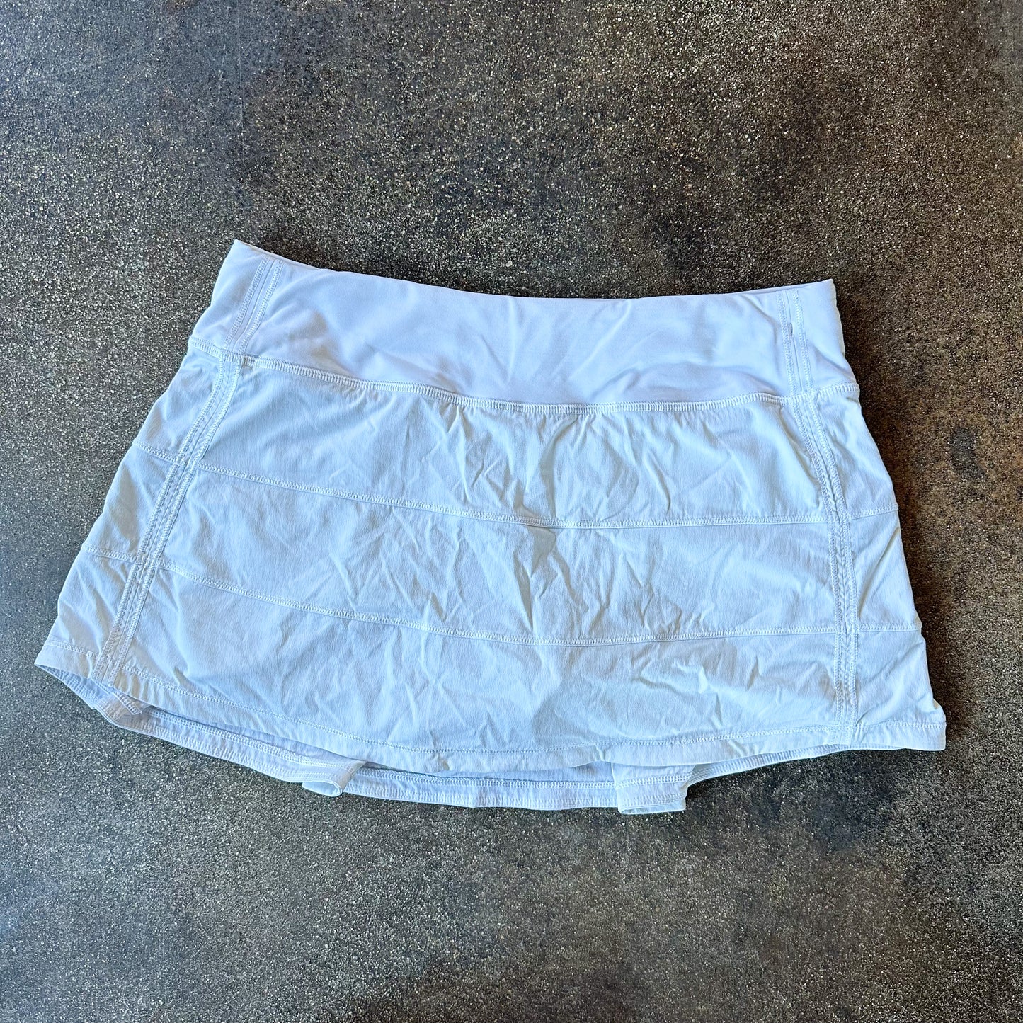 Size 6 White Pace Rival Skirt 13”