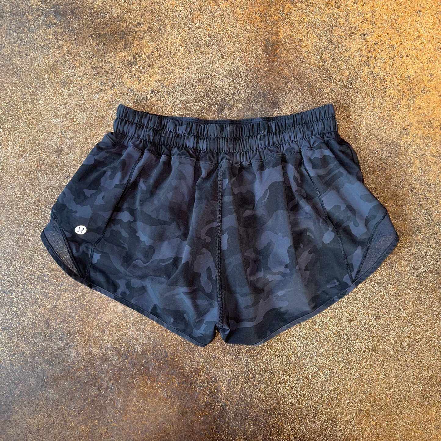 Size 4 Incognito Camo Multi Grey/Black Hotty Hot Short 2.5”