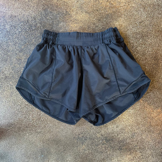 Size 6 Black Hotty Hot Short 4”