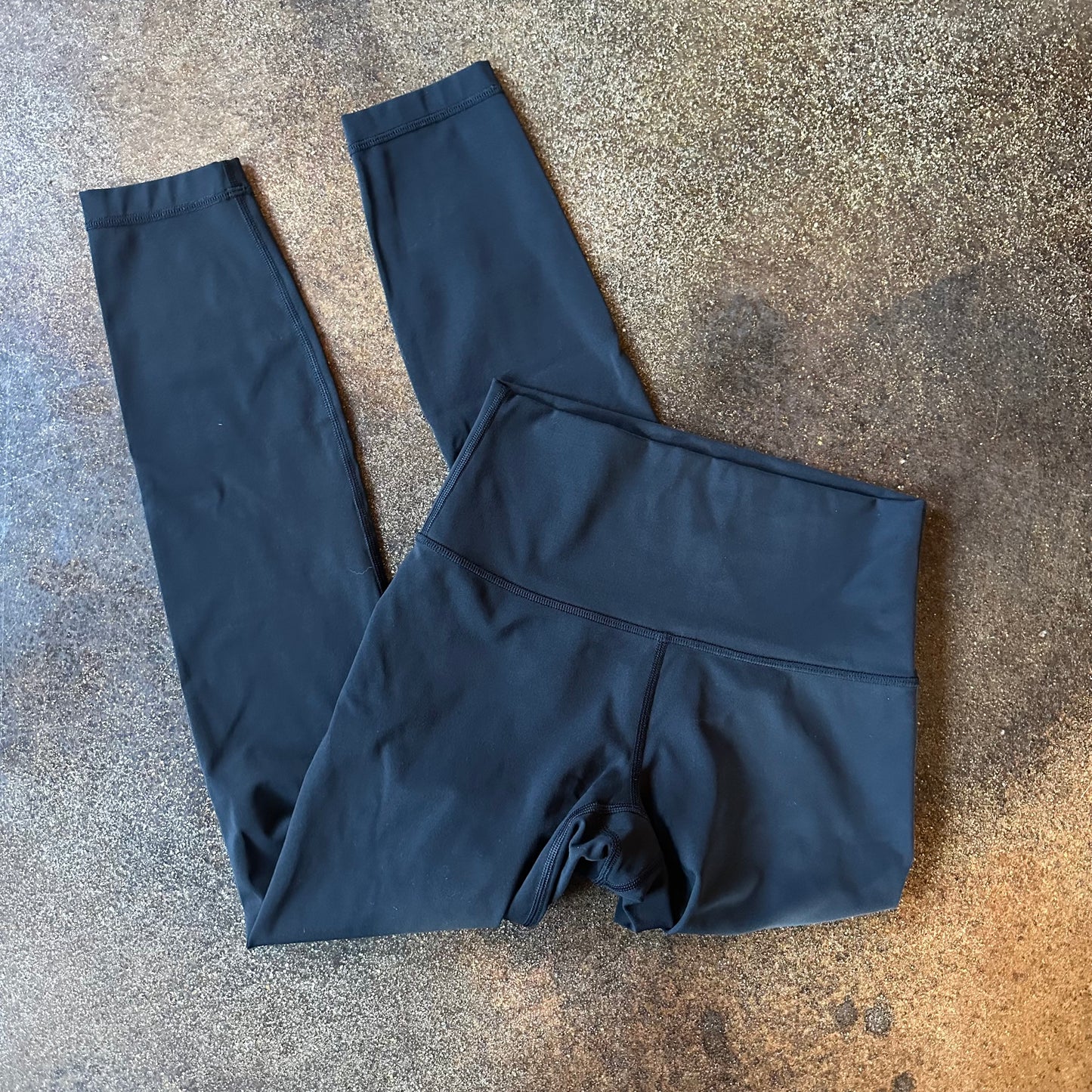 Size 4 Black Wunder Under Legging 25”