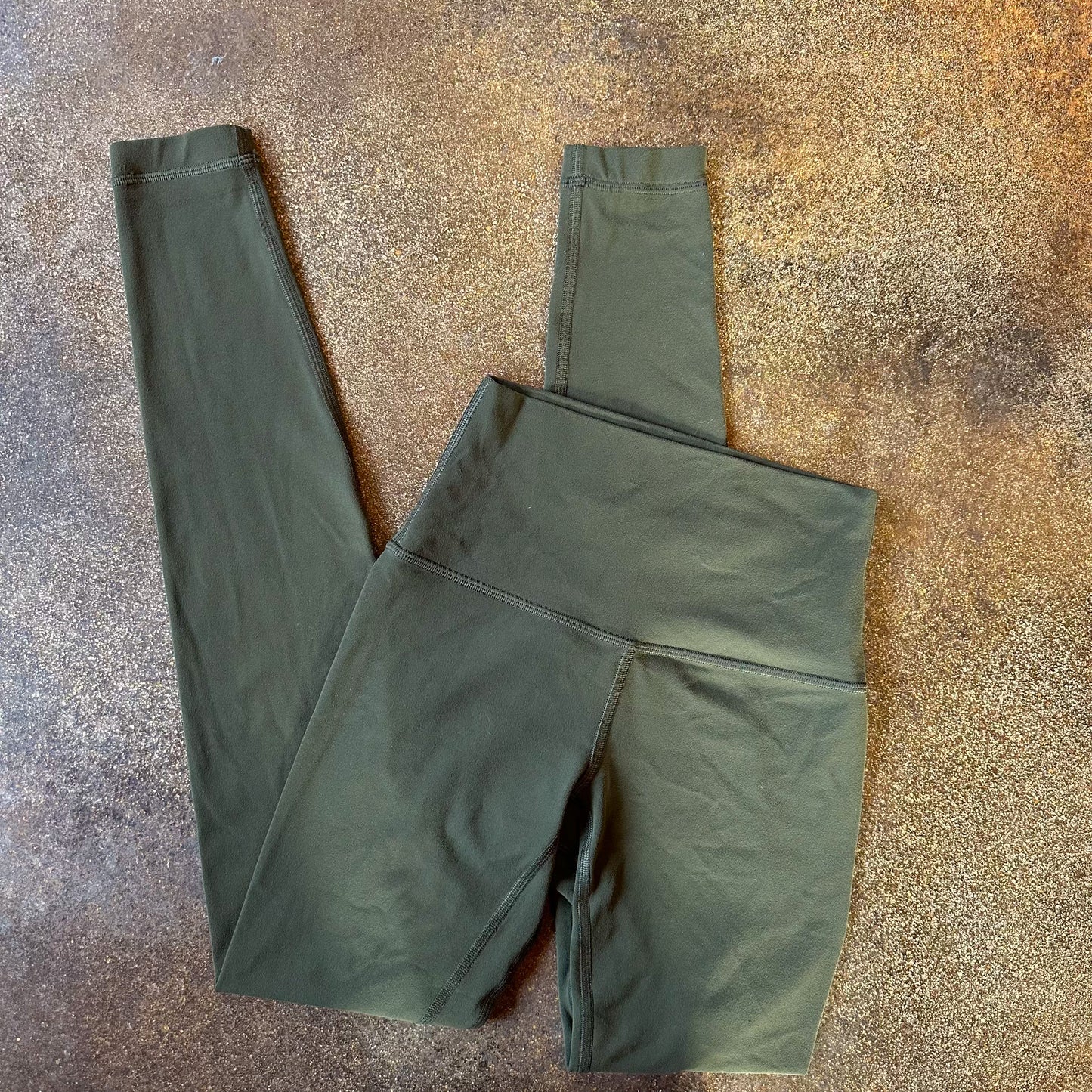 Size 2 Dark Olive Align Legging 28” Inseam