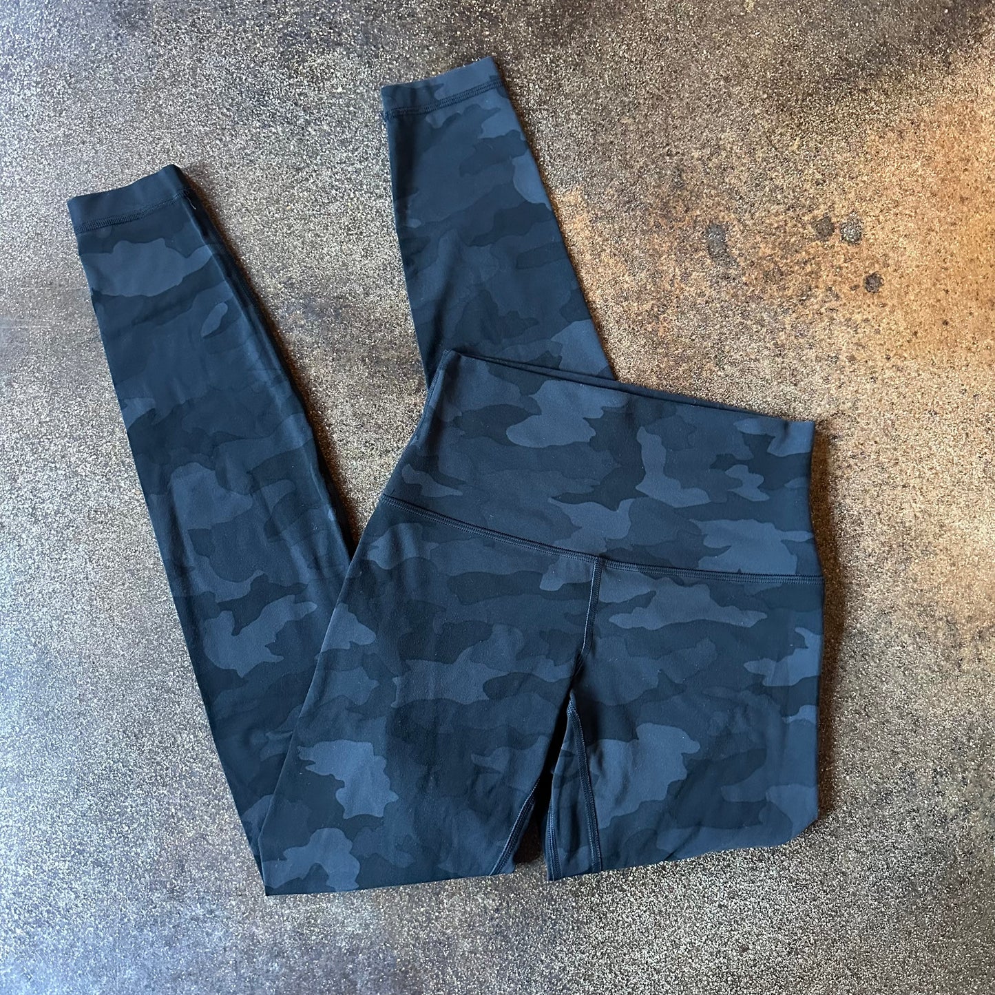 Size 4 Heritage 365 Camo Deep Coal Multi Align Legging 28”