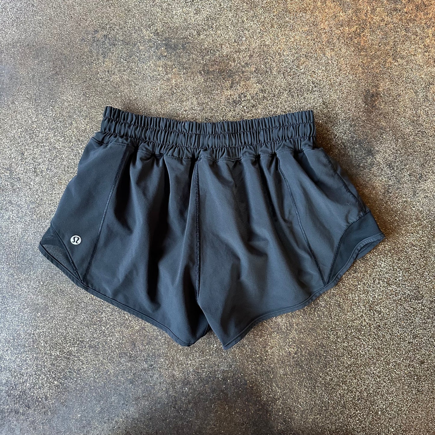 Size 4 Hotty Hot Short 2.5”