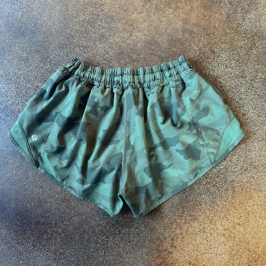 Size 10 Heritage 365 Camo Green Twill Multi Hotty Hot Short 2.5”